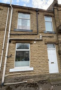 Town Street, 1 bedroom Mid Terrace House to rent, &pound;595 pcm