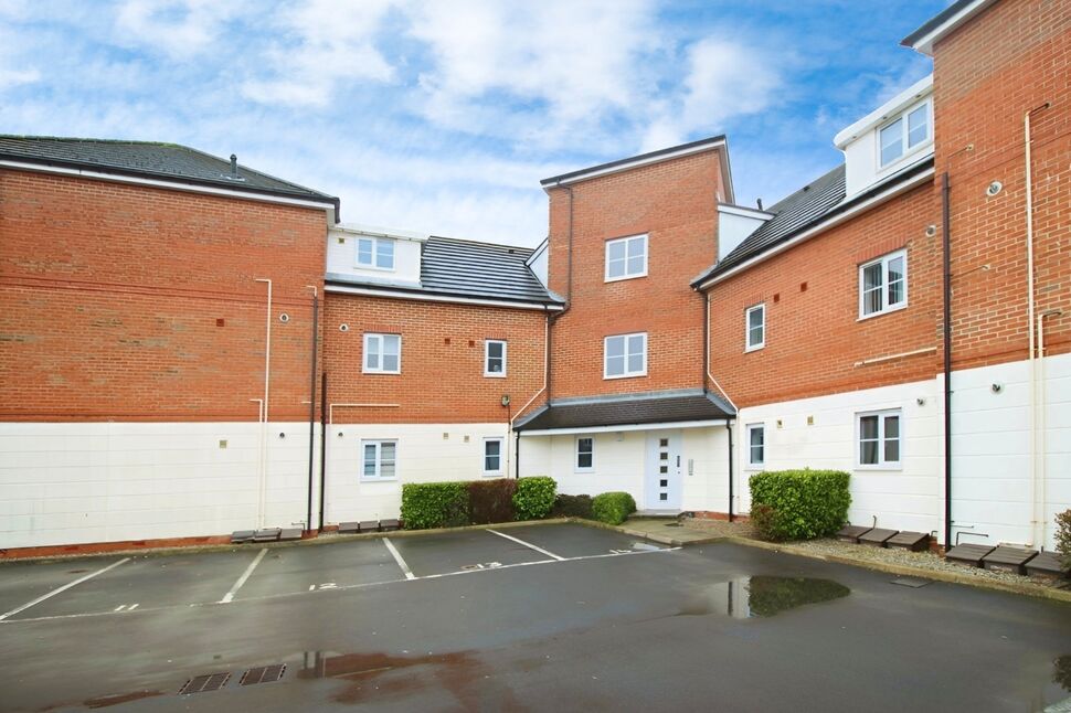 Main image of 2 bedroom Flat for sale, Spindle Close, Dewsbury, West Yorkshire, WF12