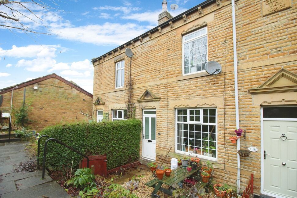 2 bedroom Mid Terrace House for sale, High Street, Hanging Heaton, WF17