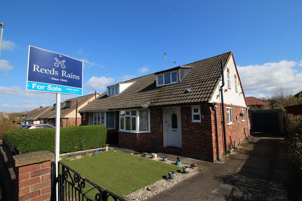 3 bedroom Semi Detached House for sale, Ossett Lane, Earlsheaton, WF12