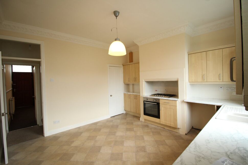 2 bedroom Mid Terrace House for sale, Dewsbury Road, Ossett, WF5 £140,000