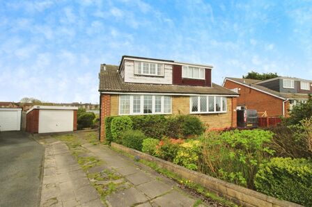 Byron Grove, 3 bedroom Semi Detached House for sale, £165,000