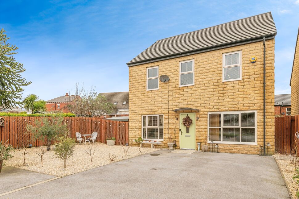 Main image of 4 bedroom Detached House for sale, Stanton Close, Ossett, West Yorkshire, WF5