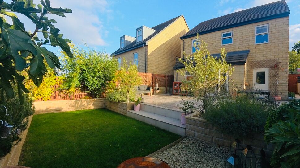 Main image of 4 bedroom Detached House for sale, Stanton Close, Ossett, West Yorkshire, WF5