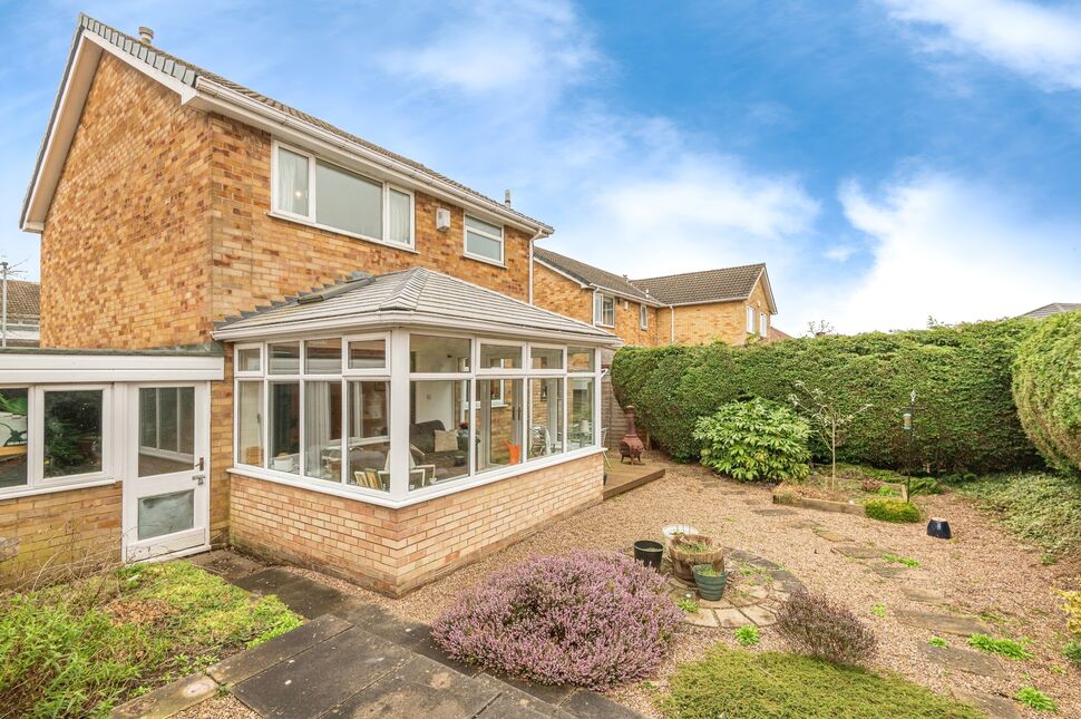 Main image of 3 bedroom Detached House for sale, Kingsway Close, Ossett, West Yorkshire, WF5