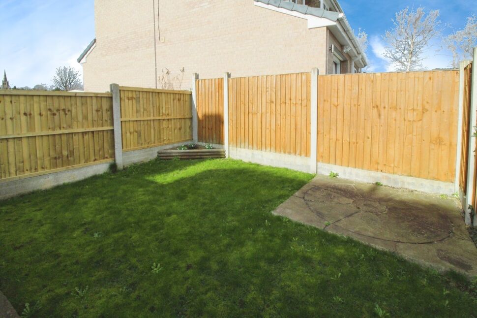 4 bedroom Semi Detached House for sale, Longlands Road, Ossett, WF5 £