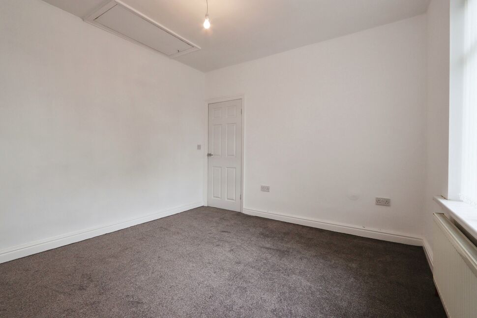 3 bedroom Semi Detached House for sale, Ossett Lane, Earlsheaton, WF12