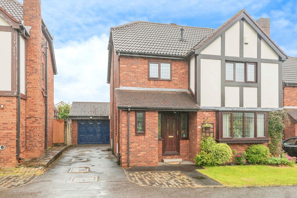Main image of 4 bedroom Detached House for sale, Chestnut Close, Horbury, West Yorkshire, WF4