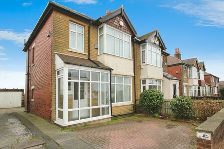 3 bedroom Semi Detached House to rent