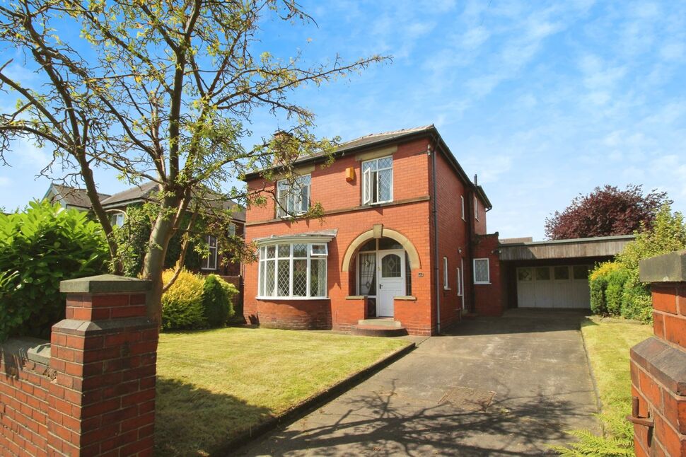 Main image of 3 bedroom Detached House for sale, Kingsway, Ossett, West Yorkshire, WF5