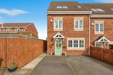 5 bedroom End Terrace House for sale