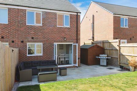 Kingfisher Way, 3 bedroom Semi Detached House for sale, £240,000