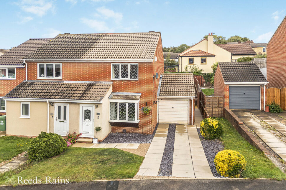 Main image of 2 bedroom Semi Detached House for sale, Dimple Gardens, WF5