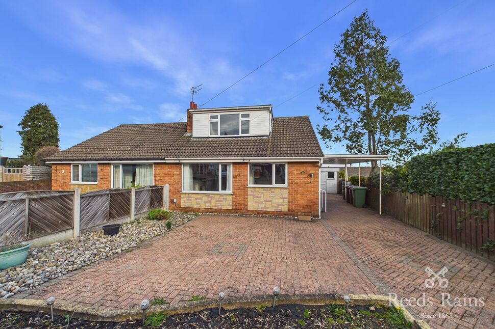 Main image of 3 bedroom Semi Detached Bungalow for sale, Spring View, Ossett, West Yorkshire, WF5