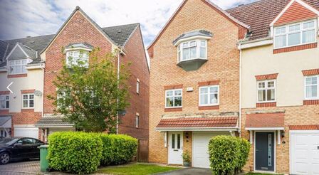 3 bedroom End Terrace House for sale