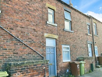 2 bedroom Mid Terrace House for sale