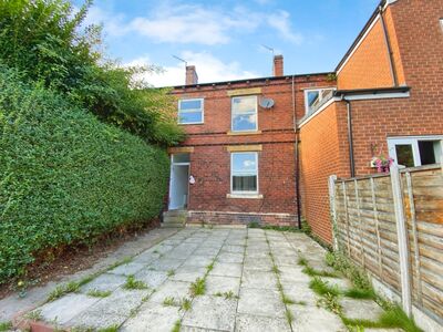 2 bedroom Mid Terrace House for sale