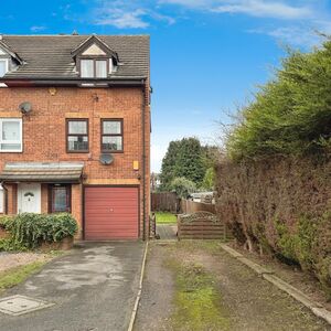 2 bedroom Mid Terrace House for sale