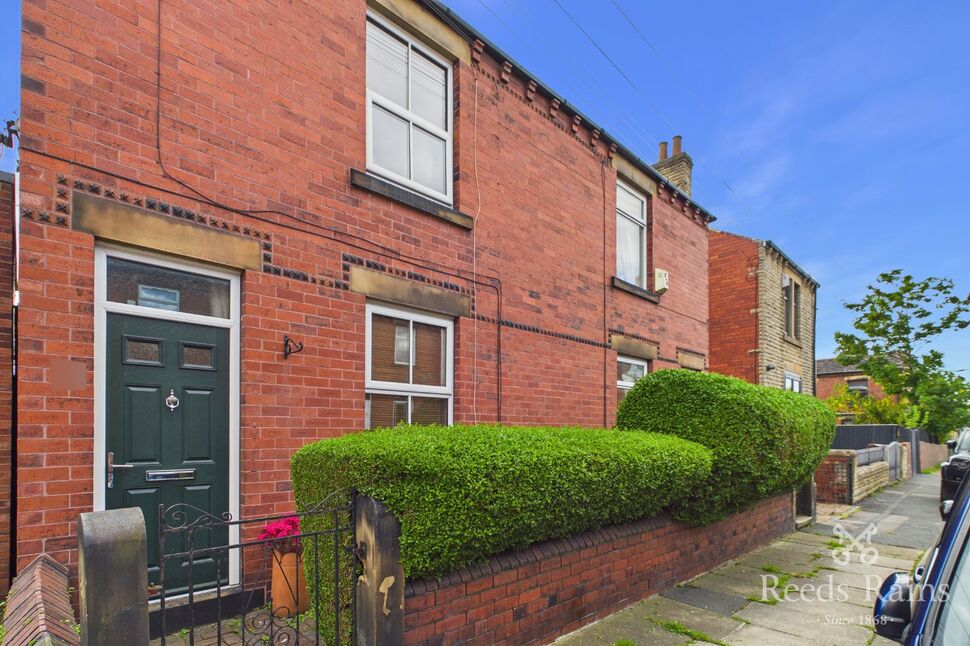 Main image of 2 bedroom Semi Detached House for sale, Broomcroft Road, Ossett, West Yorkshire, WF5