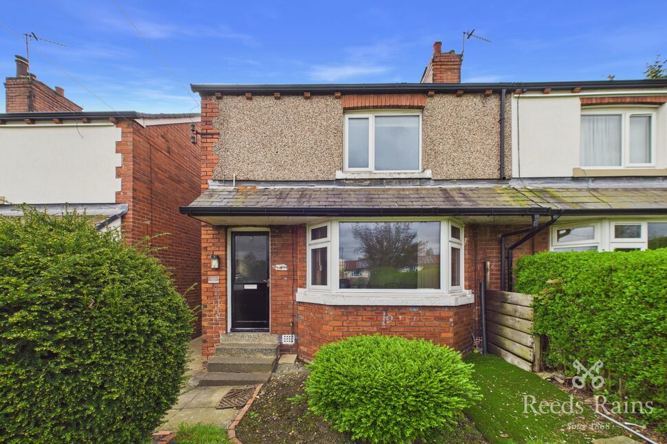 Main image of 2 bedroom Semi Detached House for sale, Queens Drive, Ossett, West Yorkshire, WF5