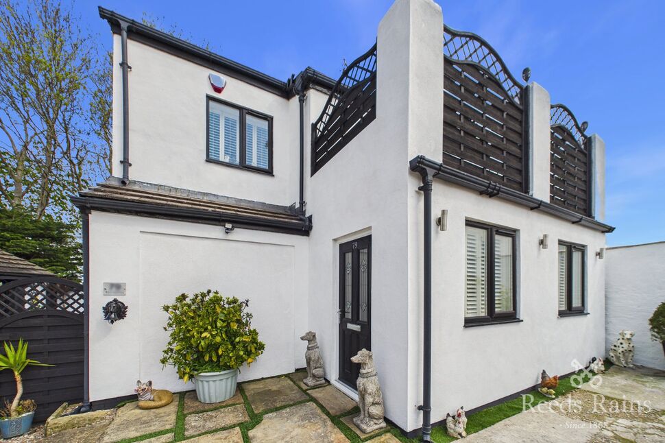 Main image of 3 bedroom Detached House for sale, New Road, Middlestown, West Yorkshire, WF4