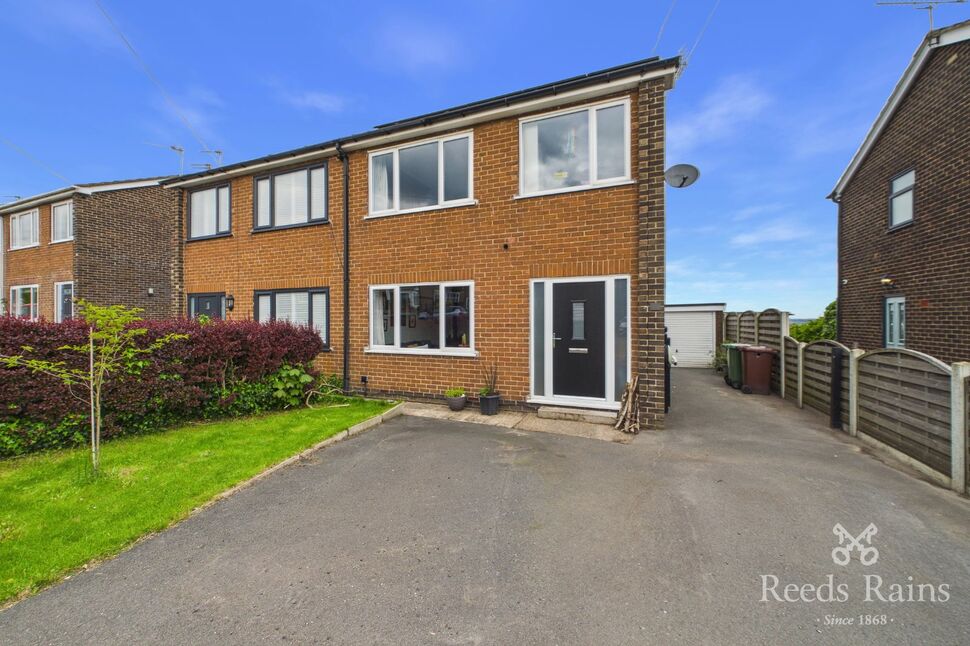 Main image of 3 bedroom Detached House for sale, Old Road, Overton, West Yorkshire, WF4