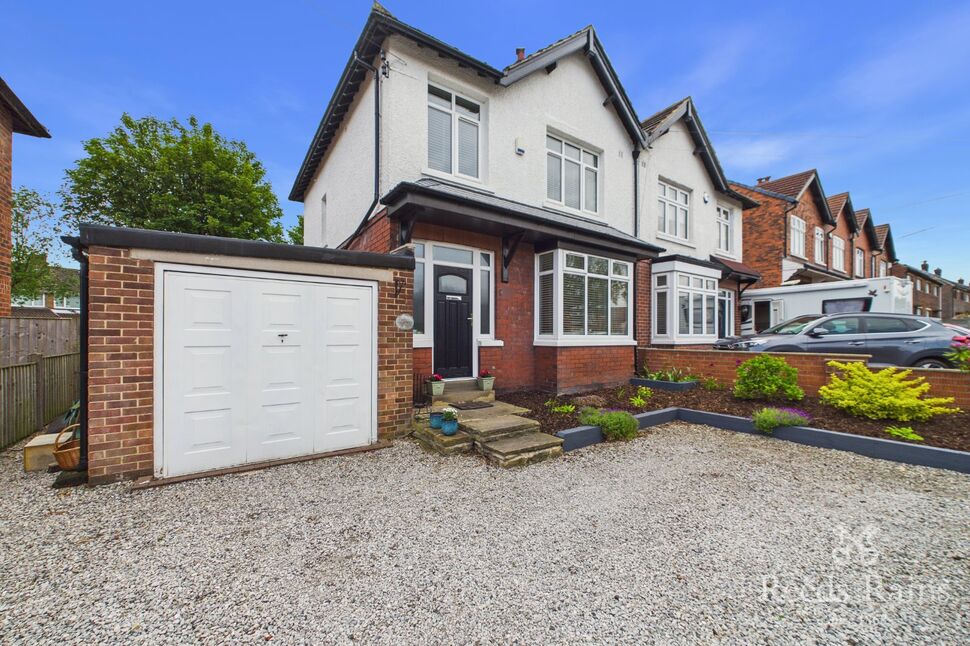 Main image of 3 bedroom Semi Detached House for sale, Kingsway, Ossett, West Yorkshire, WF5
