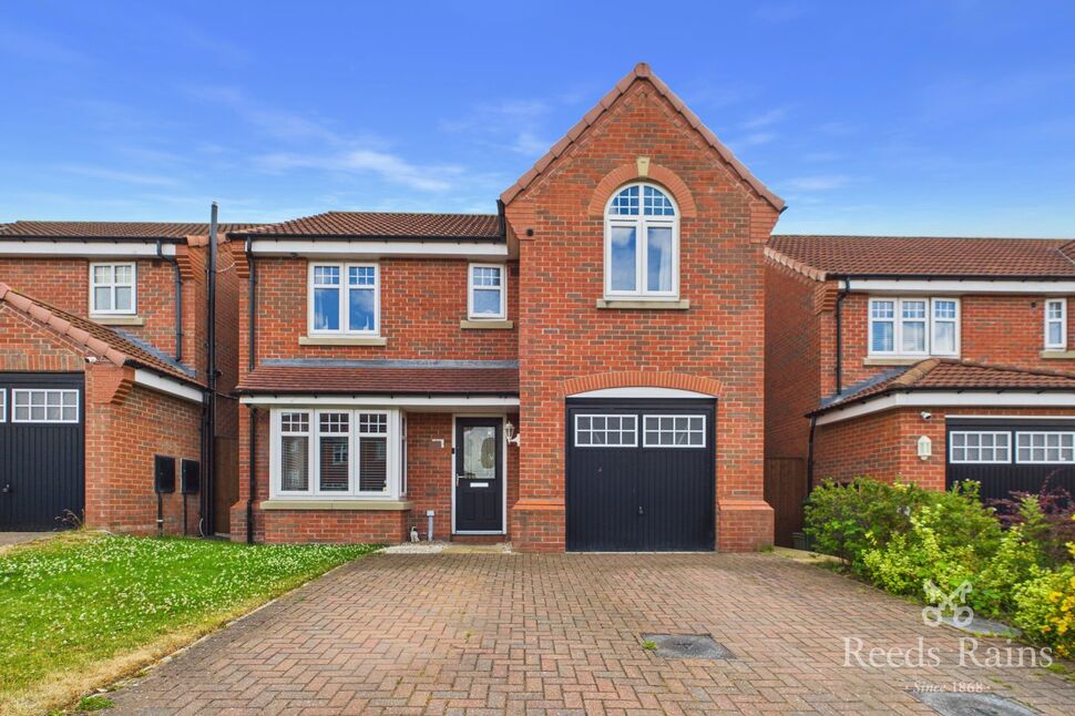 Main image of 4 bedroom Detached House for sale, Amberwood Chase, Dewsbury, West Yorkshire, WF12