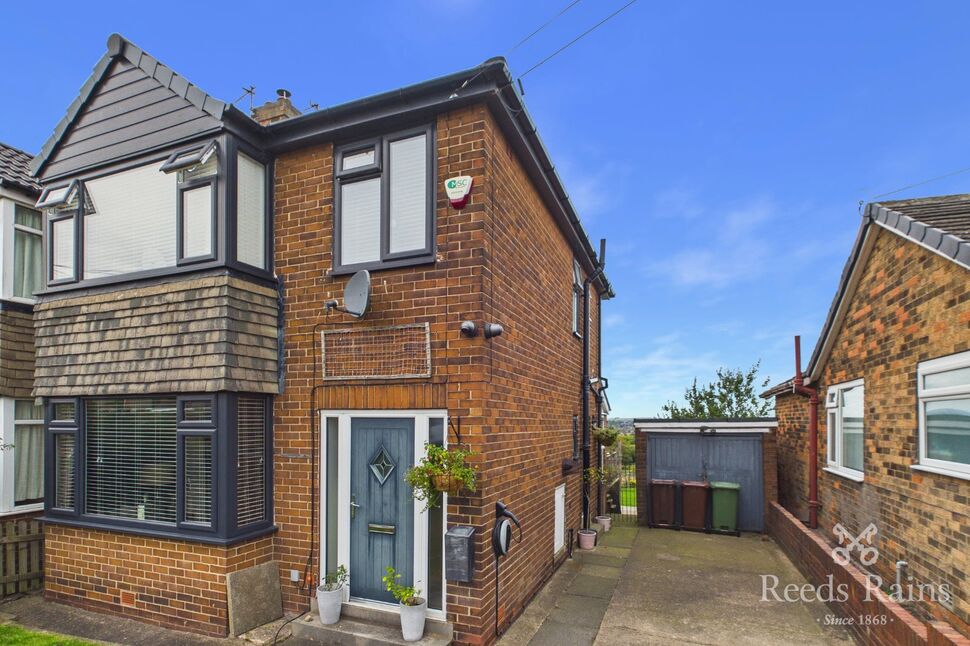 Main image of 3 bedroom Semi Detached House for sale, Birchen Avenue, Ossett, West Yorkshire, WF5