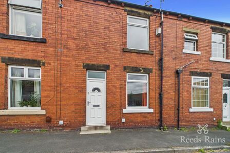 2 bedroom Mid Terrace House for sale
