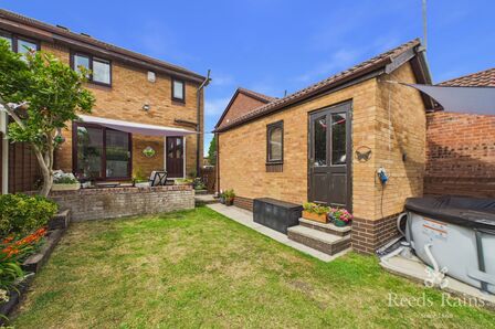 Holme Field, 3 bedroom Semi Detached House for sale, &pound;250,000