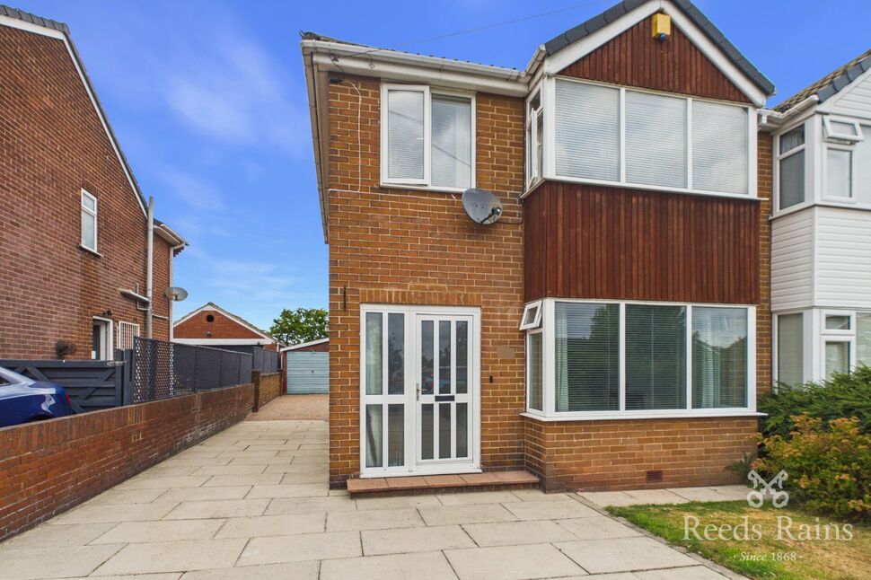 Main image of 3 bedroom Semi Detached House for sale, Broadowler Lane, Ossett, West Yorkshire, WF5