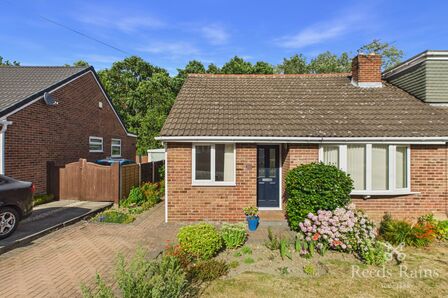 2 bedroom Semi Detached Bungalow for sale