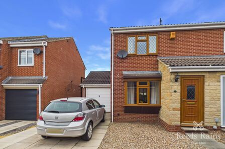2 bedroom Semi Detached House for sale