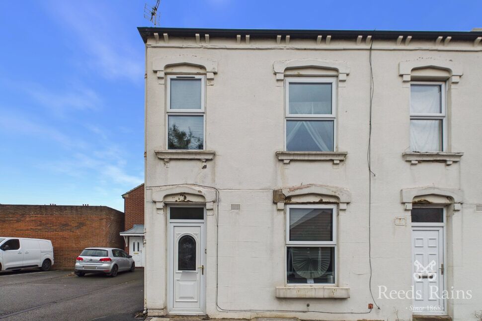 2 bedroom End Terrace House for sale