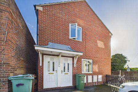 7 bedroom Detached Flat for sale
