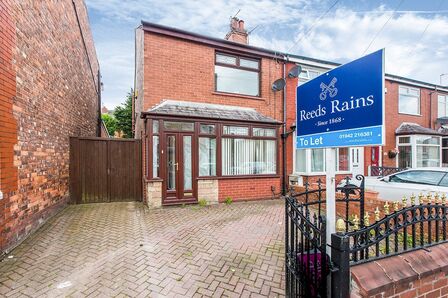 Prescott Lane, 2 bedroom Mid Terrace House to rent, £575 pcm