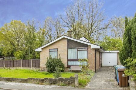Cambrian Crescent, 3 bedroom Detached Bungalow for sale, £225,000