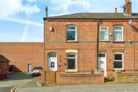 2 bedroom End Terrace House for sale
