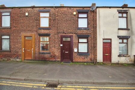 City Road, 2 bedroom Mid Terrace House for sale, £70,000