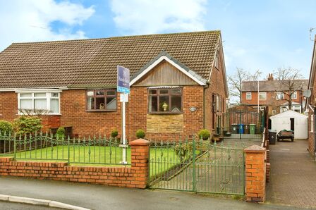 3 bedroom Semi Detached Bungalow for sale