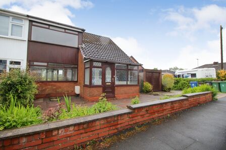 Coach House Drive, 3 bedroom Semi Detached House to rent, £1,095 pcm