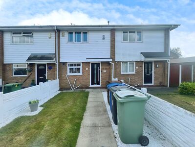 3 bedroom Mid Terrace House for sale
