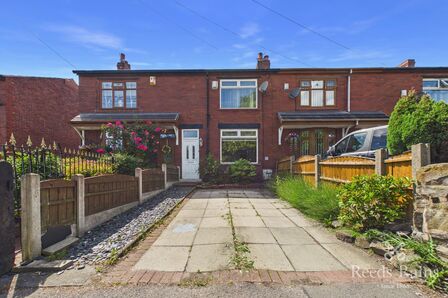 3 bedroom Mid Terrace House to rent
