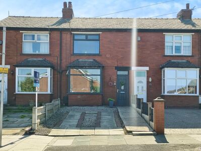 3 bedroom Mid Terrace House for sale