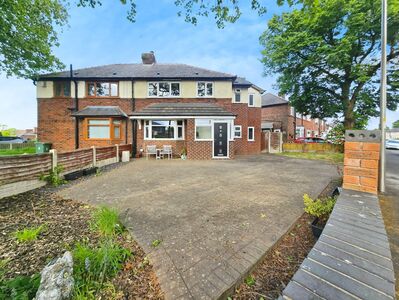 4 bedroom Semi Detached House to rent