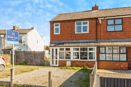 New Street, 3 bedroom Semi Detached House for sale, £130,000