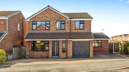 Redwood, 4 bedroom Detached House for sale, £400,000