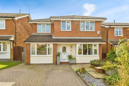 Denshaw, 4 bedroom Detached House for sale, £320,000