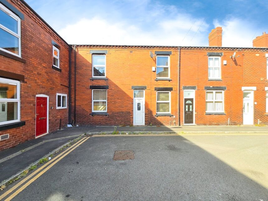 2 bedroom Mid Terrace House for sale